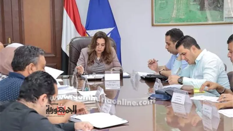 محافظ دمياط تتابع ملفات العمل بمدينة رأس البر