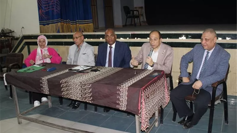 تعليم المنيا يبدأ تقدير اوراق إجابة الشهادة الاعدادية