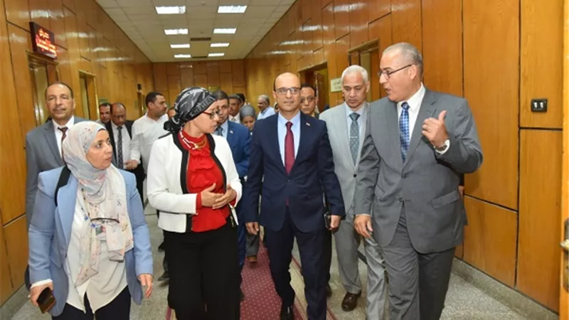 .المنشاوي: جامعة أسيوط تحرص على مد جسور التعاون مع شركاء الصناع