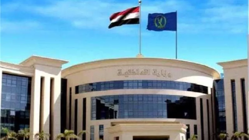 مصدر أمنى ينفى ادعاءات ضبط سيارات إسعاف خاصة بإحدى الشركات محملة بأسلحة ثقيلة