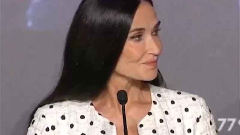 ديمي مور من كان : السينما جعلتني أقبل نفسي اكثر واتعرف على نقاط ضعفي