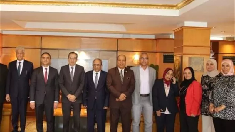بروتوكول تعاون لإعداد طالب جامعي متميز بيئيا