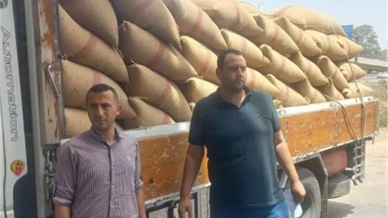 ضبط جامبو محملة ب ٨٥٨٠ كيلو جرام من القمح بزراعى ايتاى البارود