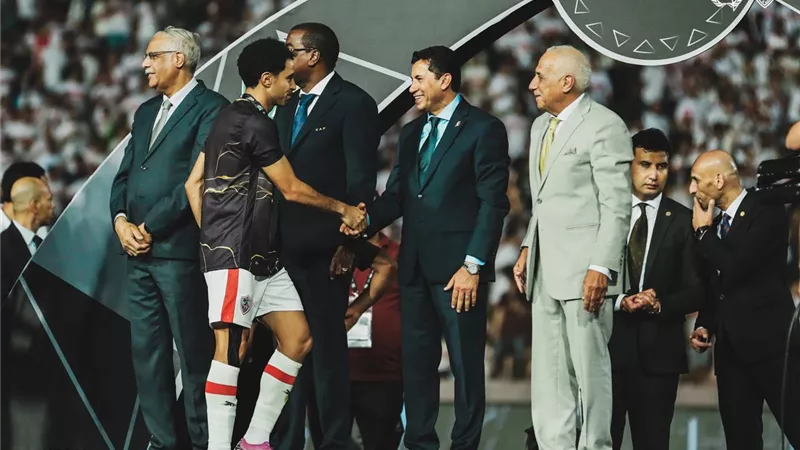 مدحت شلبي : عقوبات على الزمالك بسبب مراسم تسليم كأس الكونفدرالية