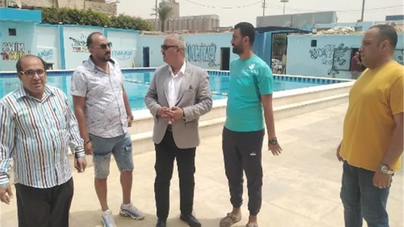 الصبروط يتابع إجراءات إنشاء حمام سباحة بمركز شباب المنشية بشبرا