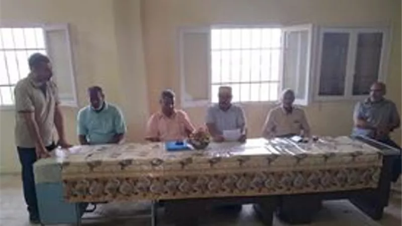 تكريم مدير مكافحة الآفات بإدارة القنطرة شرق الزراعية