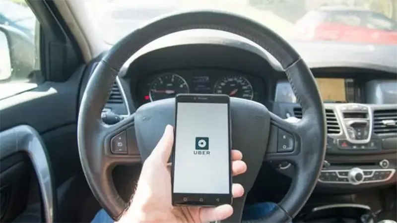 وسائل حماية إضافية داخل سيارات النقل الذكى خلال 3 أشهر ..تفاصيل