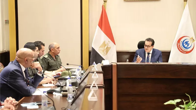 وزير الصحة يوجه بسرعة الانتهاء من تطبيق الميكنة بكافة المنشآت الطبية
