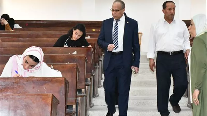 10 آلاف طالب يؤدون امتحان متطلب القضايا المجتمعية بجامعة القناة