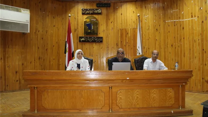 تعليم القاهرة تعقد ورشة تقدير الدرجات لإمتحان إتمام الدراسة للجبر