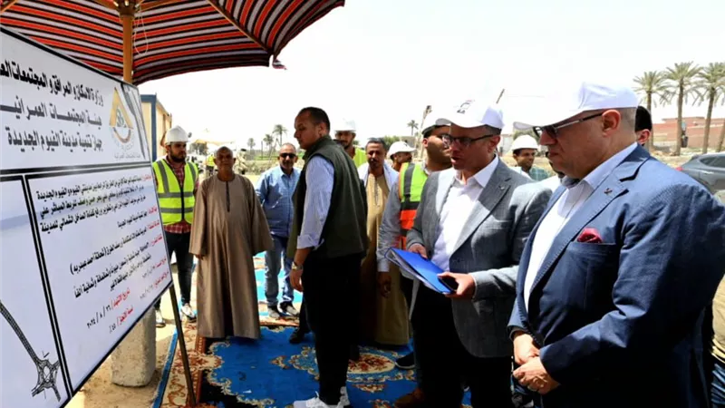 وزير الإسكان يتفقد المرحلة الأولى من طريق الفيوم -الفيوم الجديدة
