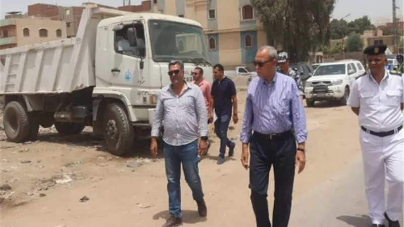 محافظ القليوبية يتابع أعمال التطوير ورفع تراكمات القمامة ببنها