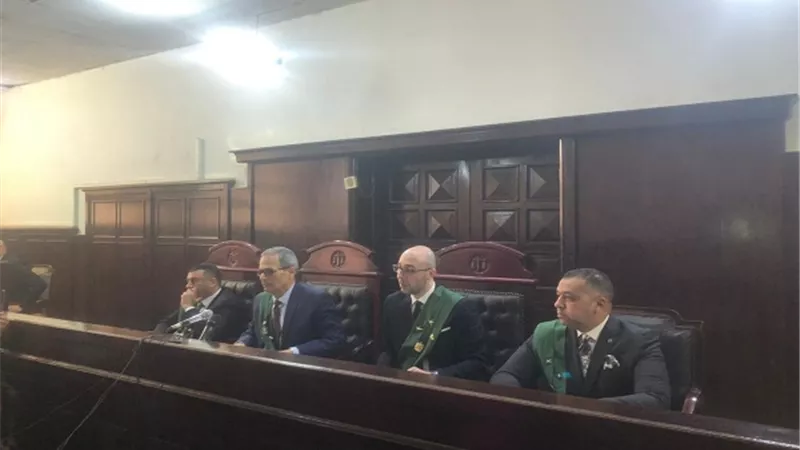 الإعدام لطالب جامعي وعامل والمؤبد لربة منزل لقتلهم 