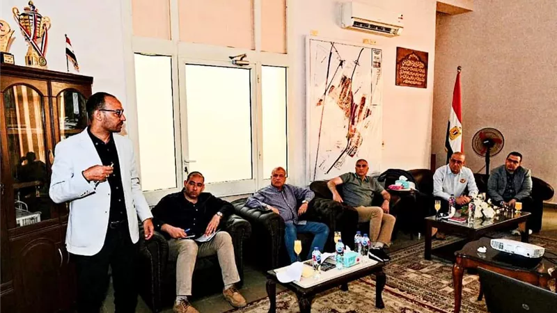 وزير الإسكان يتابع المرحلة الأولى لمشروعات مدينة الفشن الجديدة
