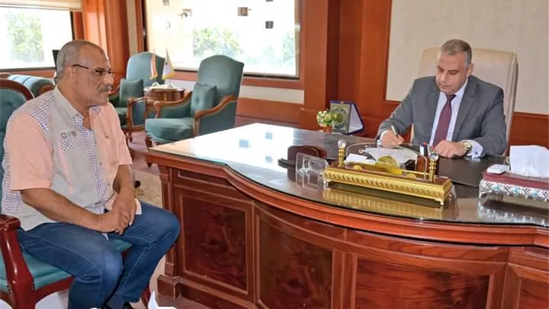 محافظ سوهاج يعتمد قرار منح العلاوة التشجيعية لـ 697 موظف