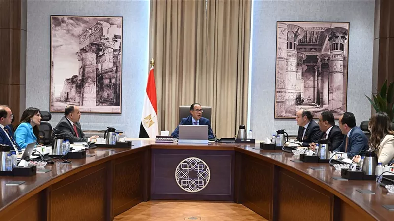 رئيس الوزراء يتابع موقف منظومة رد الأعباء التصديرية