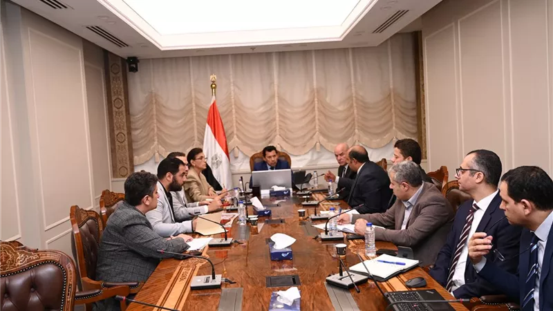 وزير الرياضة يوجه بإنجاز العمل فى مركز شباب الجزيرة ٢