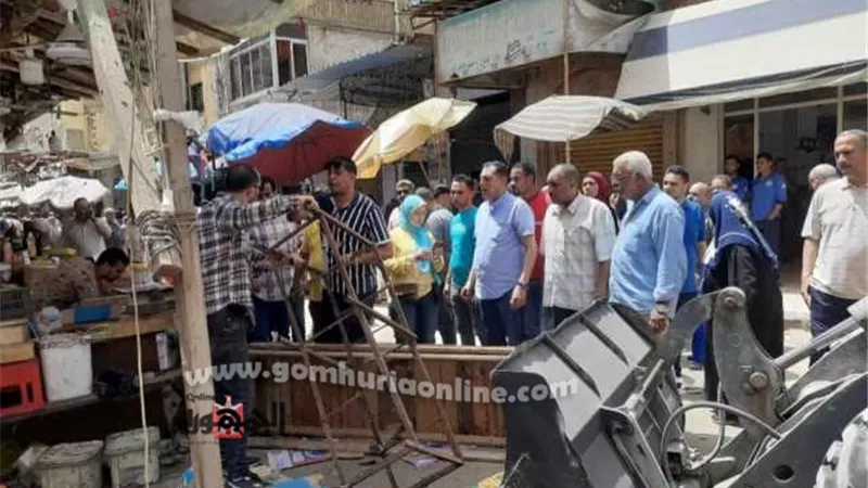 إزالة الإشغالات والمخالفات بسوق الميدان بالجمرك