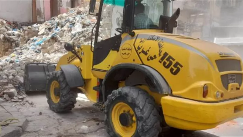 رفع ١١٠ طن من الاتربة والرديم من أربع مناطق بكرموز