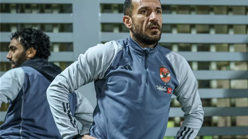 صدمة بسبب مدة غياب علي معلول.. شاهد شوبير يوضح التفاصيل