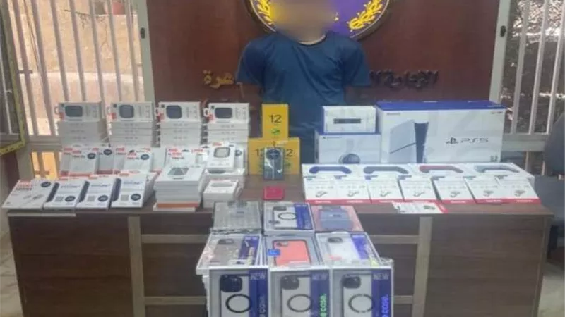طالب نصب على أصحاب شركات الهواتف المحمولة والالكترونيات