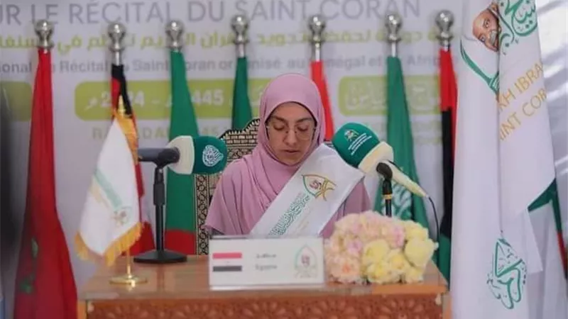 رئيس جامعة الأزهر يهنئ طالبة سنغالية فازت في مسابقة حفظ القرآن