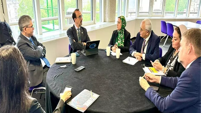 وزير التعلبم يبحث مع المدير العالمي للتعليم بالبنك الدولي تعزيز التعاون في المشروعات المشتركة
