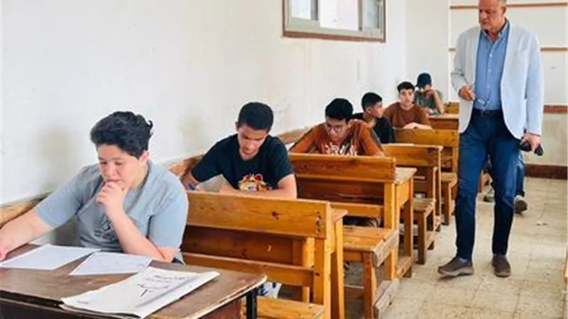 مدير تعليم الإسماعيلية يتفقد إمتحانات الإعداديةونقل الثانوي العام