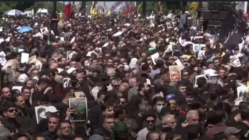الصور الأولى من جنازة الرئيس الإيرانى