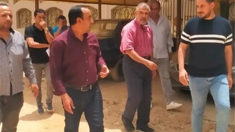 رئيس جهاز ١٥ مايو يعلن عن أحدث مشروعات الطرق فى المدينة.. بالصور