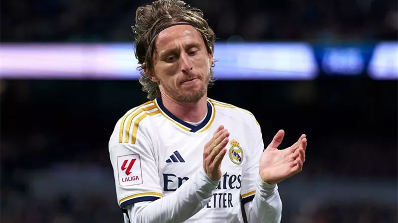 بيريز يحسم مصير لوكا مودريتش مع ريال مدريد