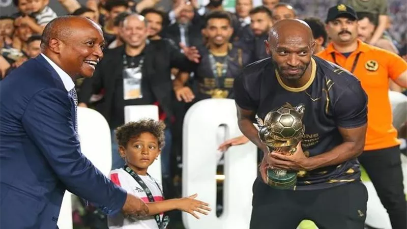 إنبي وبيراميدز يتقاسمان جائزة الكونفيدرالية مع الزمالك