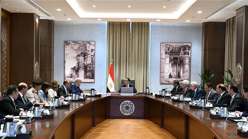 رئيس الوزراء يتابع مشروعات تطوير موقع التجلي الأعظم ب