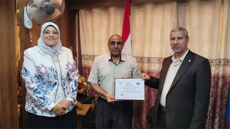 مدير تعليم دميـاط يكرم المتميزين في إمتحانات الشهادة الإعدادية
