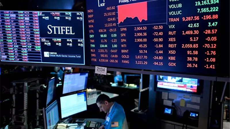 أسهم أوروبا تغلق على استقرار متخلية عن المكاسب المبكرة