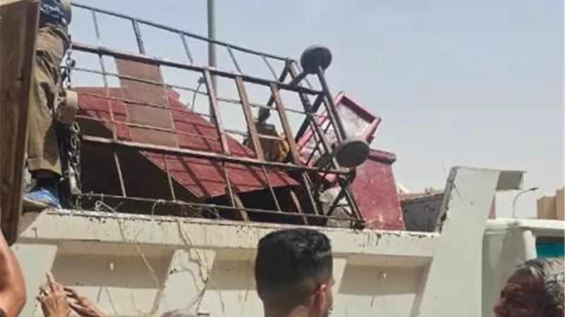 جهاز بدر يشن حملة لإزالة الإشغالات والمخالفات بحى الصفوة.. بالصور