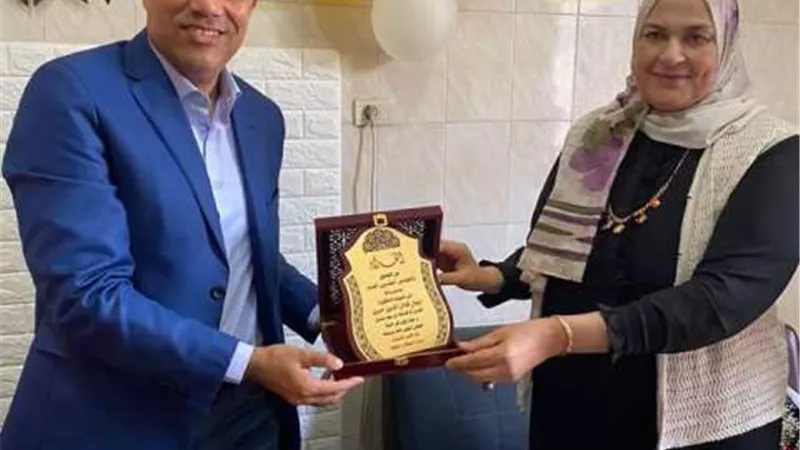 صحة دمياط تكرم مديرة المجالس الطبية بمناسبة بلوغها سن التقاعد