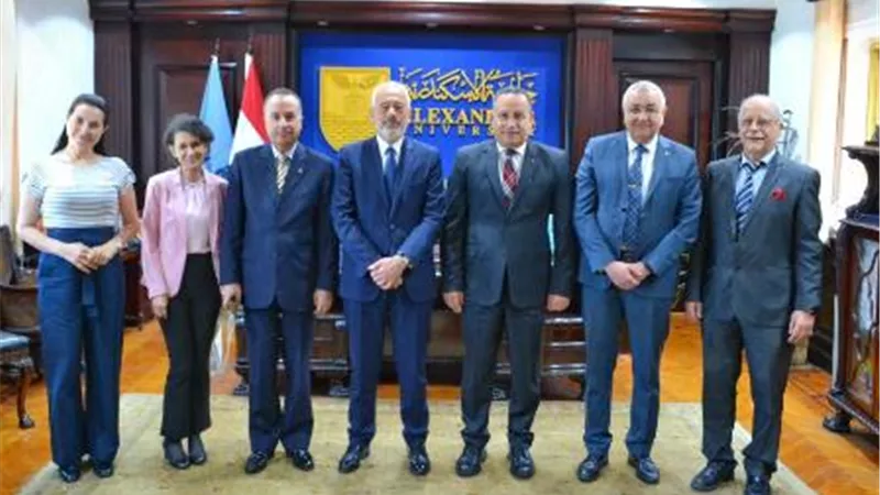 رئيس جامعة الاسكندرية يستقبل سفيراليونان بالقاهرة