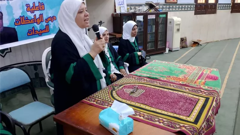 قافلة الواعظات الكبرى بالقليوبية تلتقي بسيدات أبوزعبل