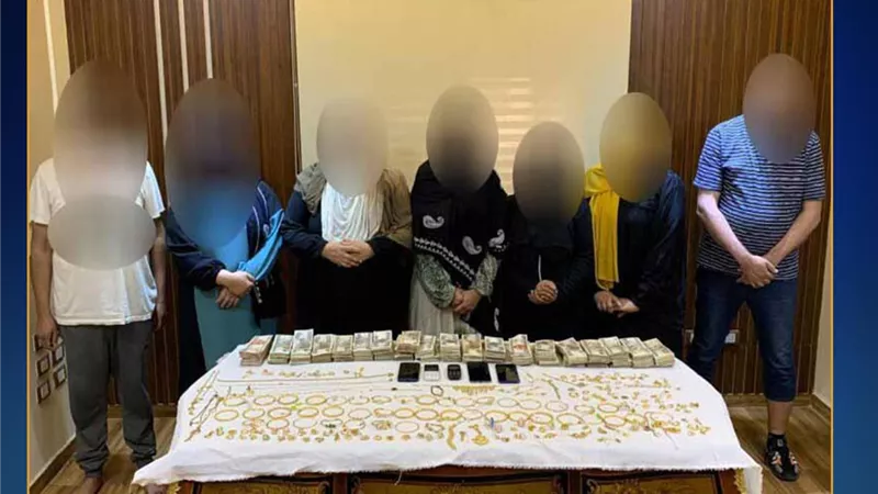 5 سيدات وعاطل يسرقون كيلو ذهب من محل مصوغات بالمنيا