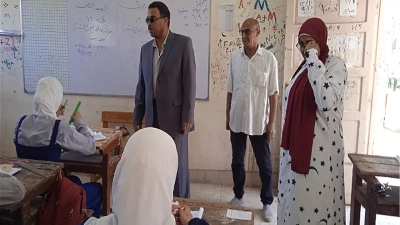 مدير تعليم قوص يتفقد لجان امتحانات الدبلومات الفنيه