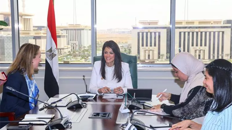 المشاط تبحث مع بنك الاستثمار الأوروبي تعزيزالتعاون في مجال المياه