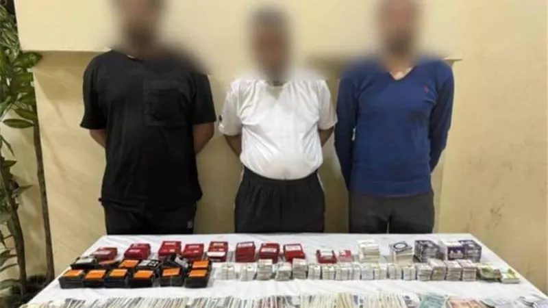 القبض على مروجي خطوط الهواتف مجهولة المصدر بالقاهرة