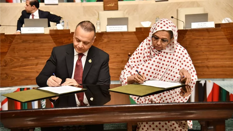 البرلمان العربي يوقع مذكرة تعاون مع المنظمة العربية المتحدة للبحث العلمي