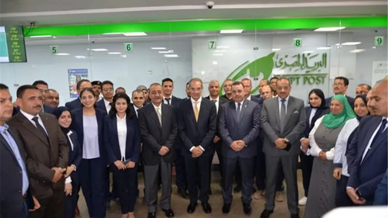 وزير الإتصالات من الإسماعيلية:1000 ماكينة صراف آلي بمكاتب البريد