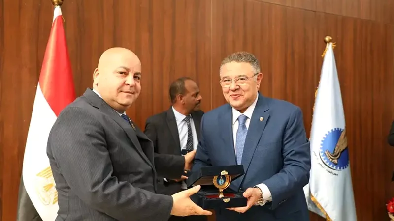 محافظ البحر الأحمر يستقبل لجنة الإدارة المحلية بمجلس النواب