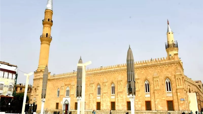 جمعه يجتمع بأئمة مساجد الإمام الحسين والسيدة زينب والسيدة نفيسة