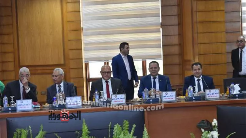 رئيس جامعة دمياط يشهد إجتماع المجلس الأعلى للجامعات