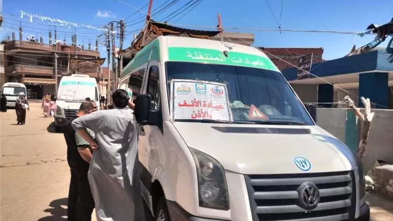 صحة كفرالشيخ تدشن قافلة طبية مجانية بقرية العلامية مركز بيلا