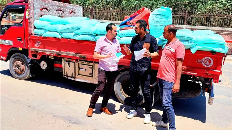 ضبط 96 شيكارة دقيق فى السوق السوداء بدمنهور